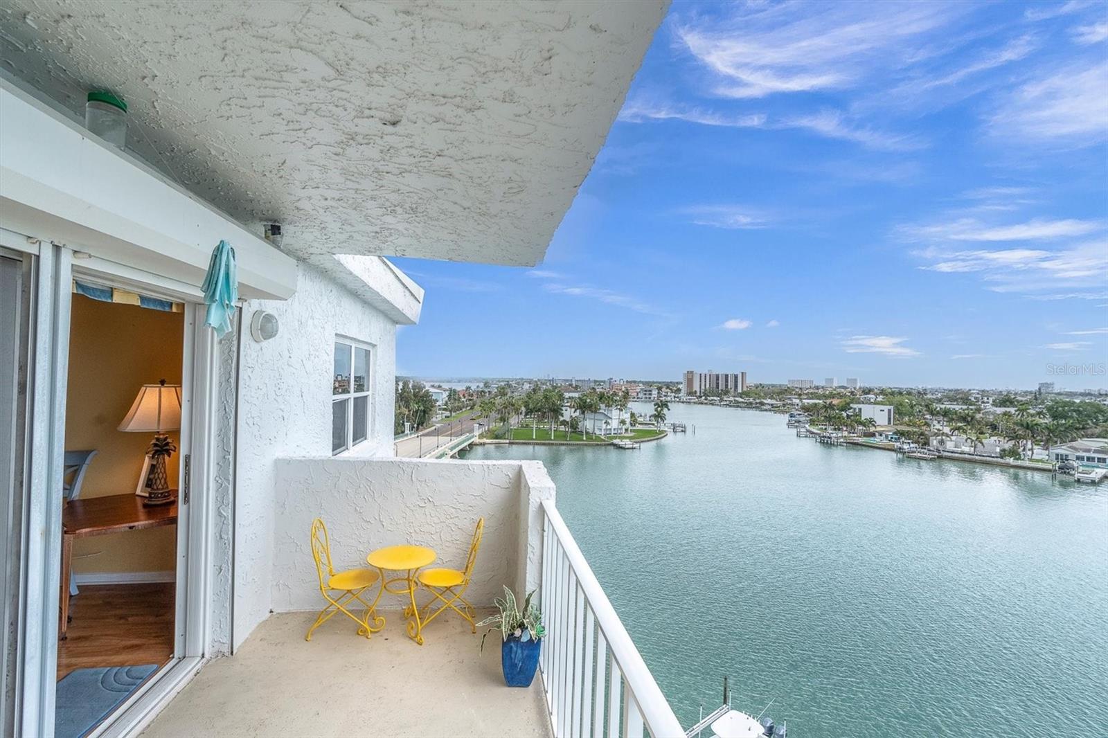 Image 21 of 34 For 285 107th Avenue 701