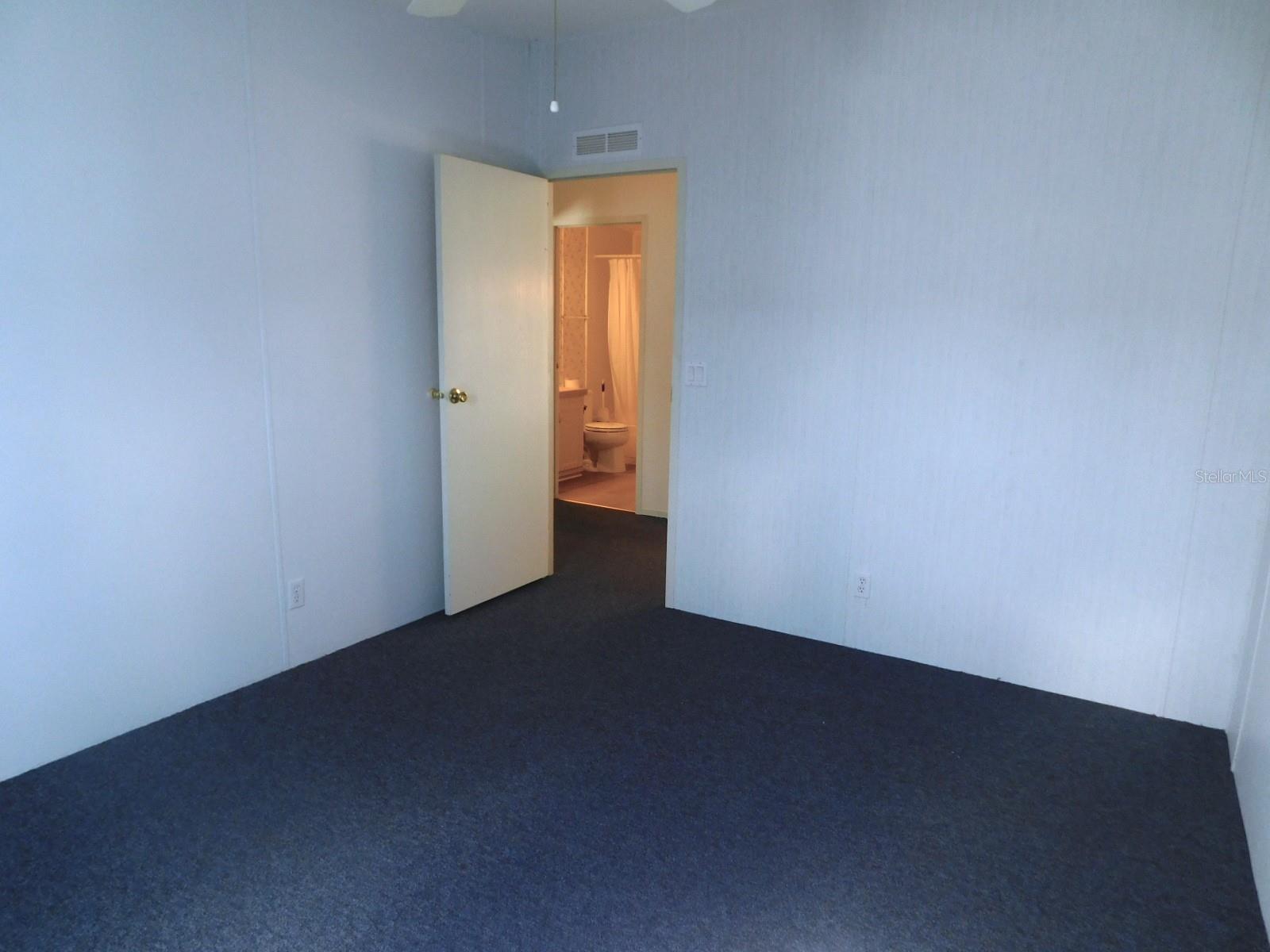 Image 12 of 29 For 1001 Starkey Road 639