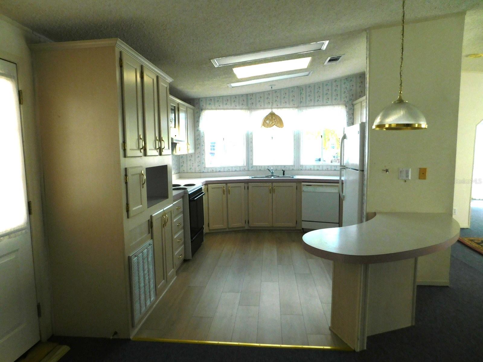 Image 13 of 29 For 1001 Starkey Road 639