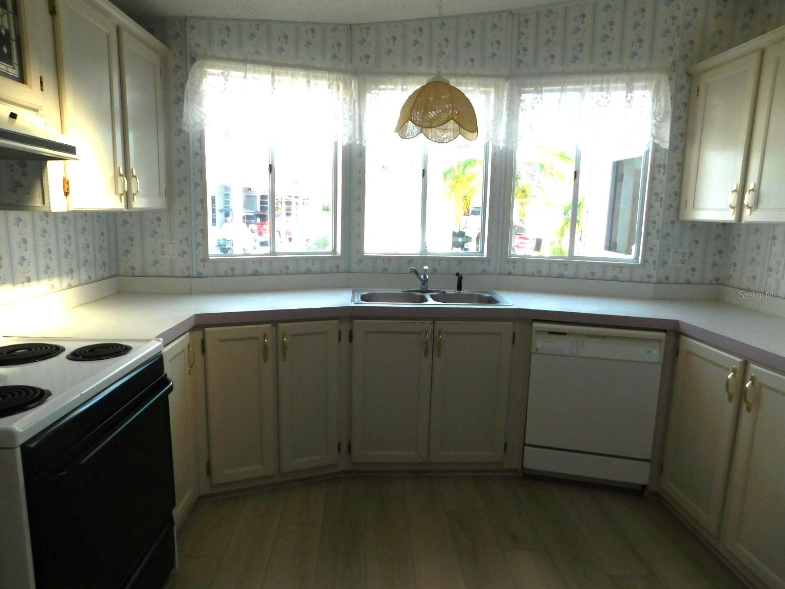 Image 15 of 29 For 1001 Starkey Road 639