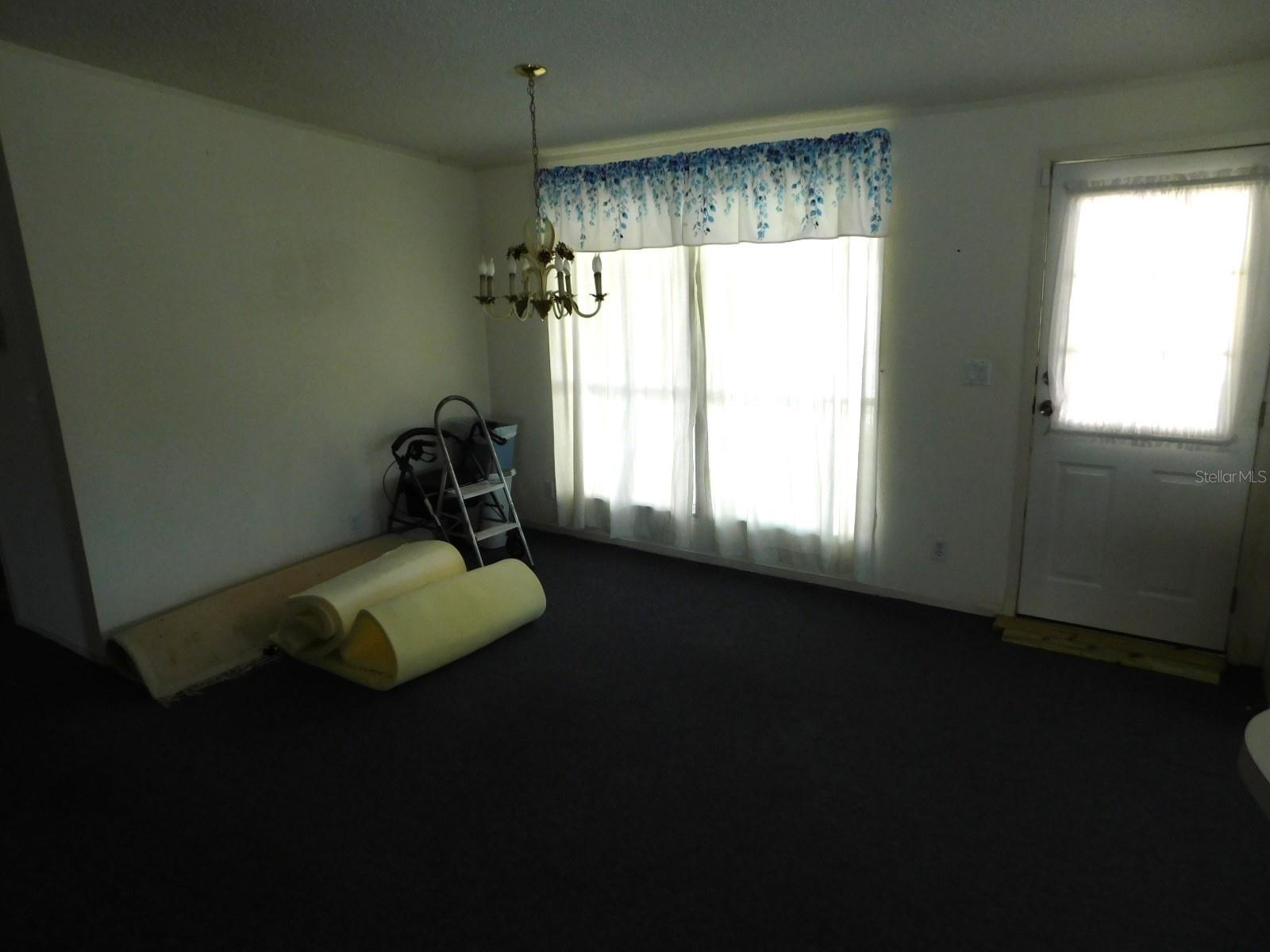 Image 20 of 29 For 1001 Starkey Road 639