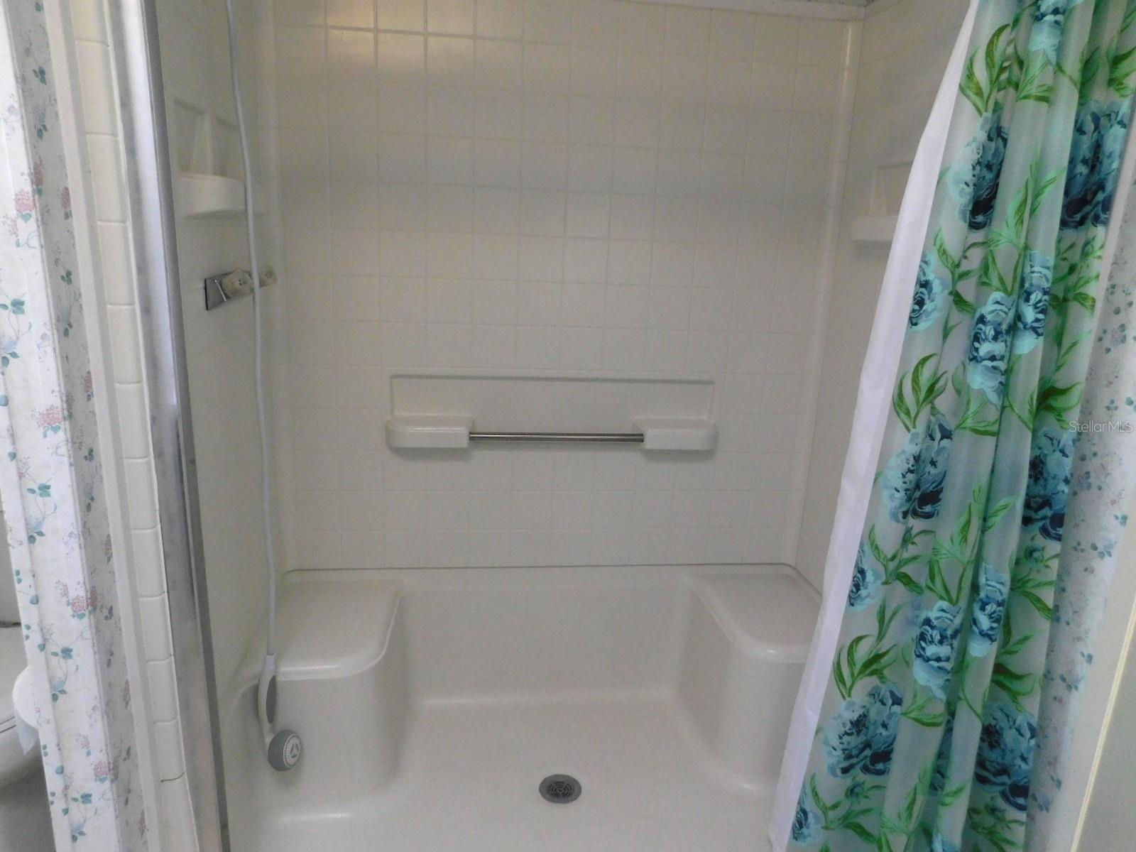 Image 24 of 29 For 1001 Starkey Road 639