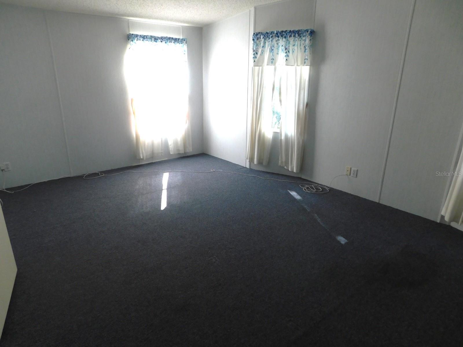 Image 25 of 29 For 1001 Starkey Road 639