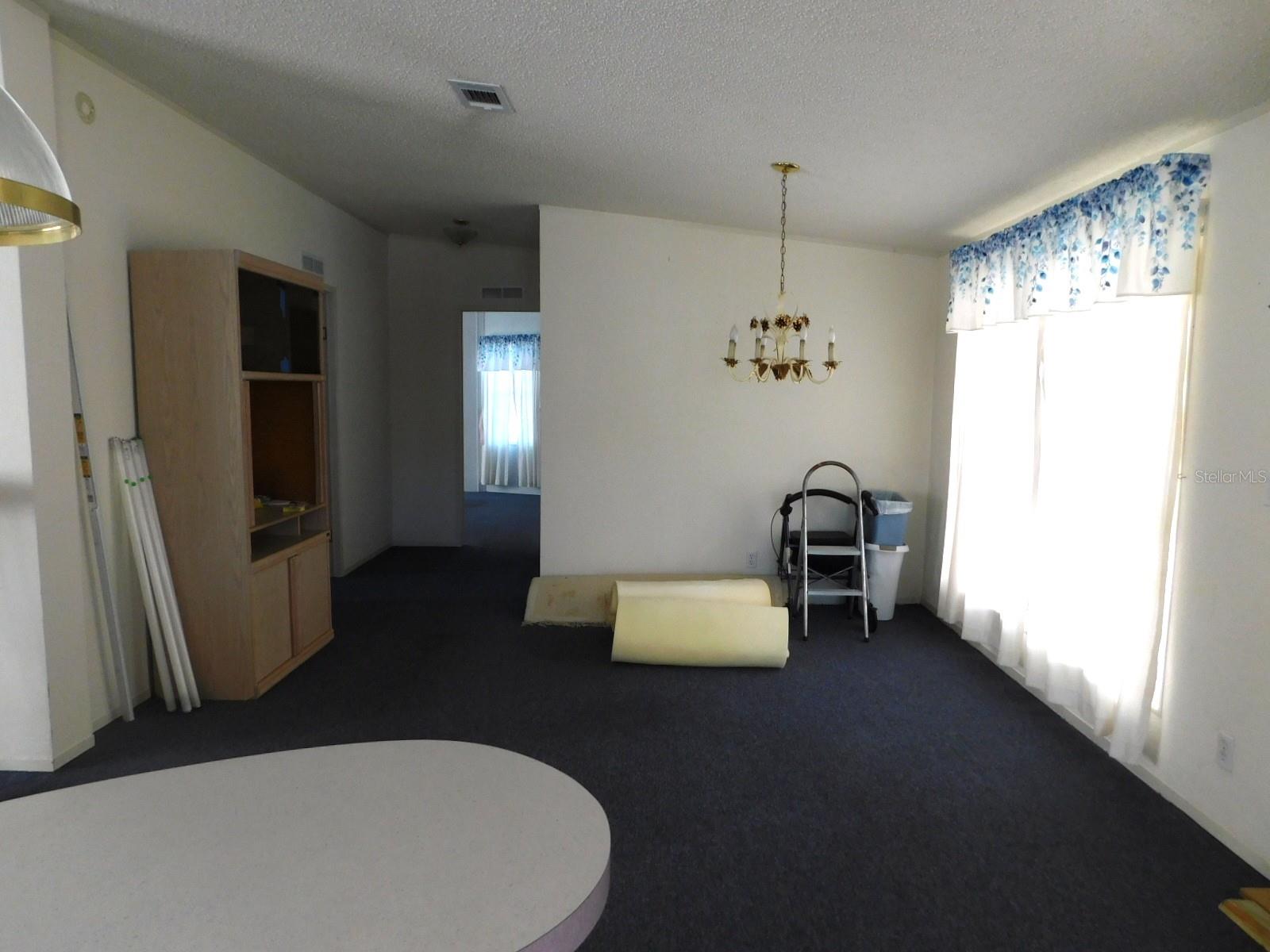 Image 7 of 29 For 1001 Starkey Road 639