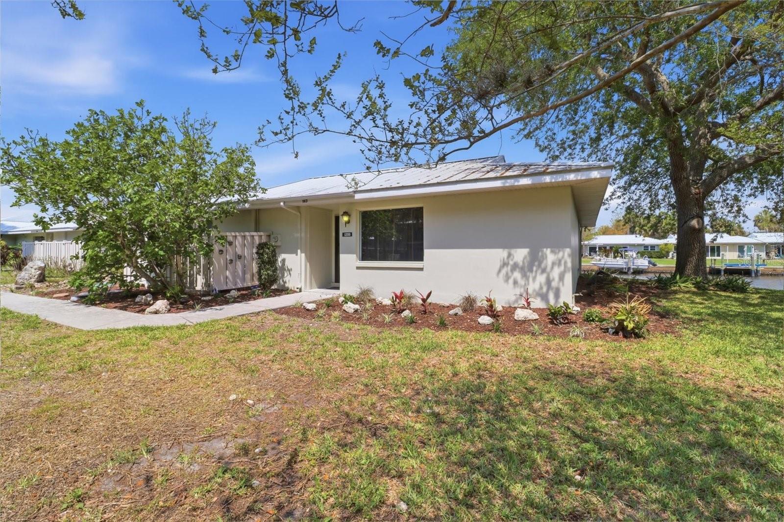 Image 10 of 50 For 1299 Seagull Point 163