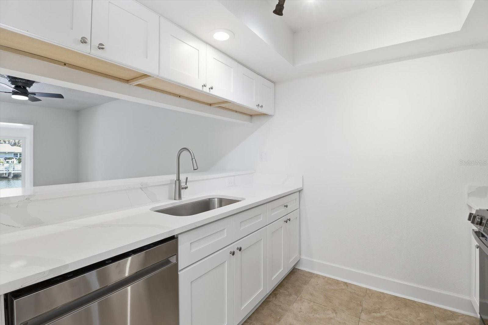 Image 14 of 50 For 1299 Seagull Point 163