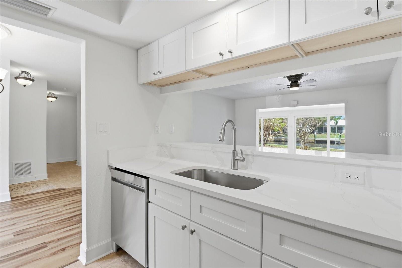 Image 15 of 50 For 1299 Seagull Point 163