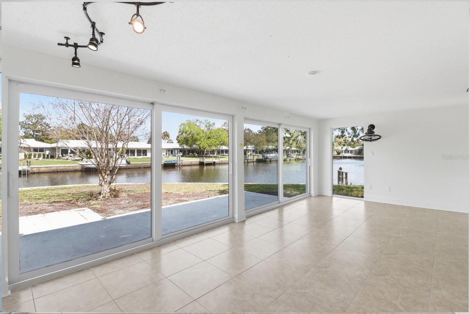 Image 24 of 50 For 1299 Seagull Point 163