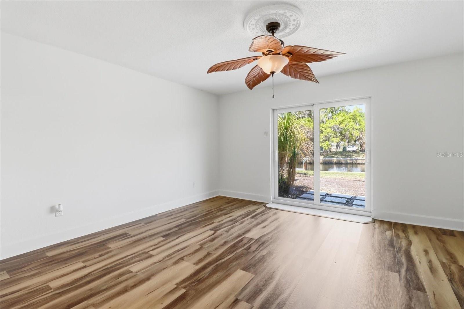 Image 27 of 50 For 1299 Seagull Point 163