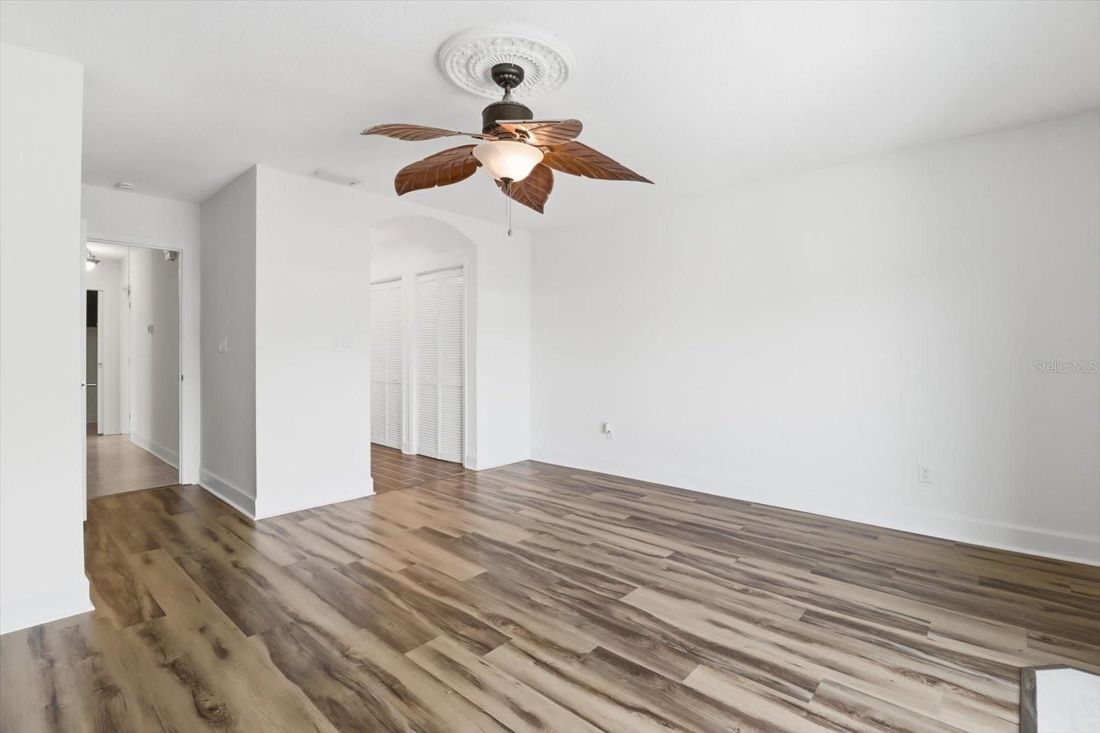 Image 28 of 50 For 1299 Seagull Point 163