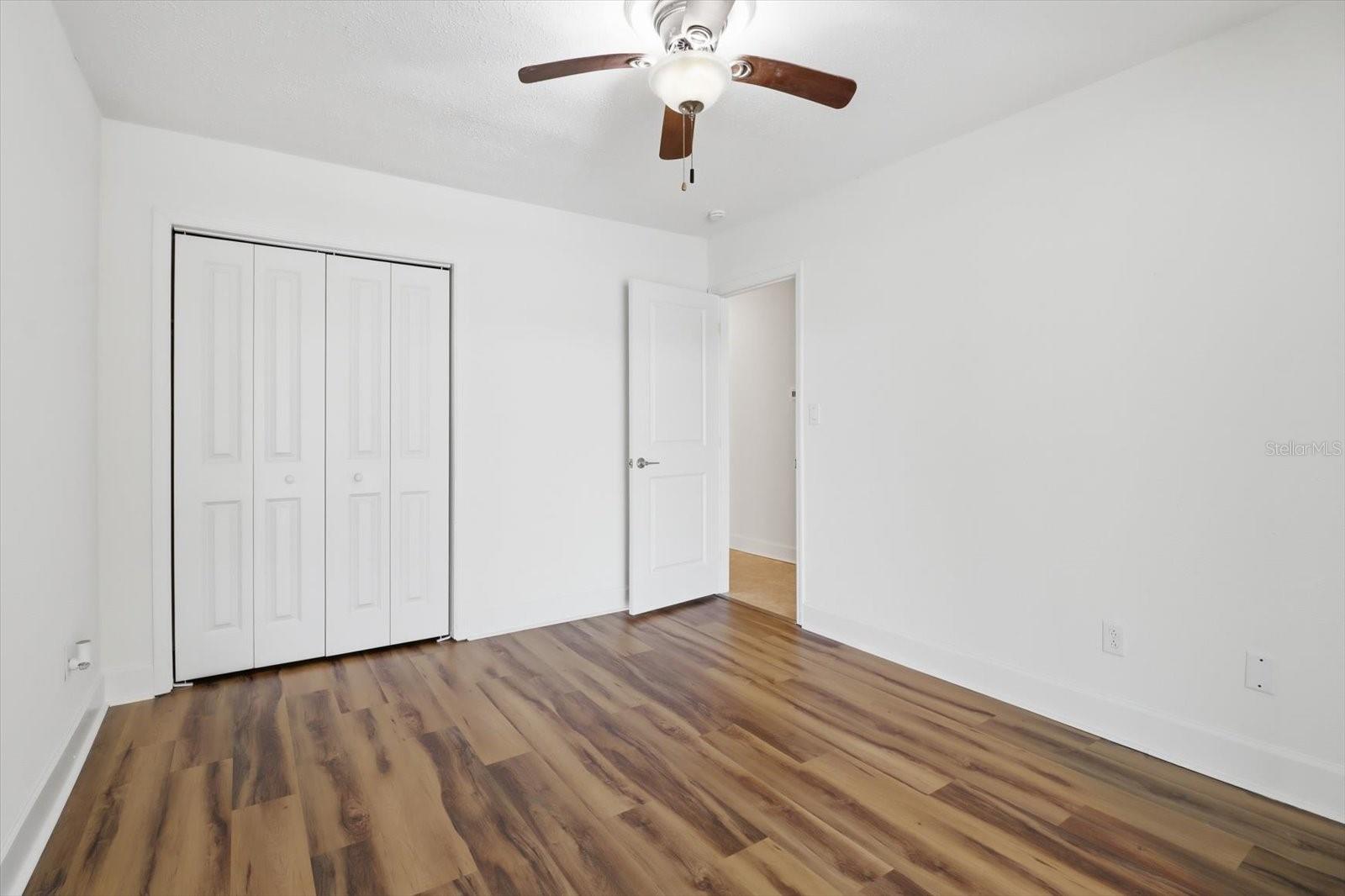 Image 32 of 50 For 1299 Seagull Point 163