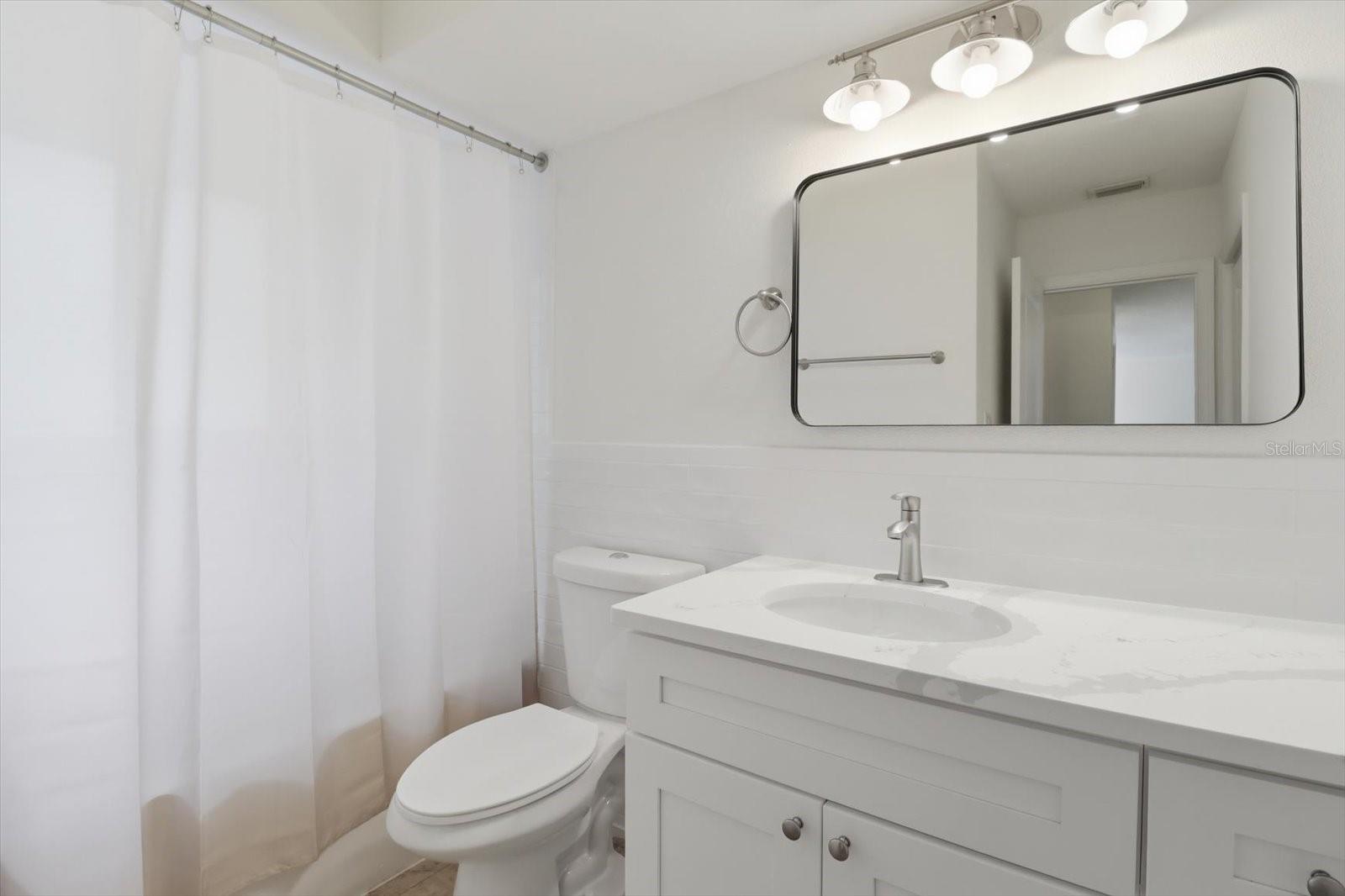 Image 33 of 50 For 1299 Seagull Point 163