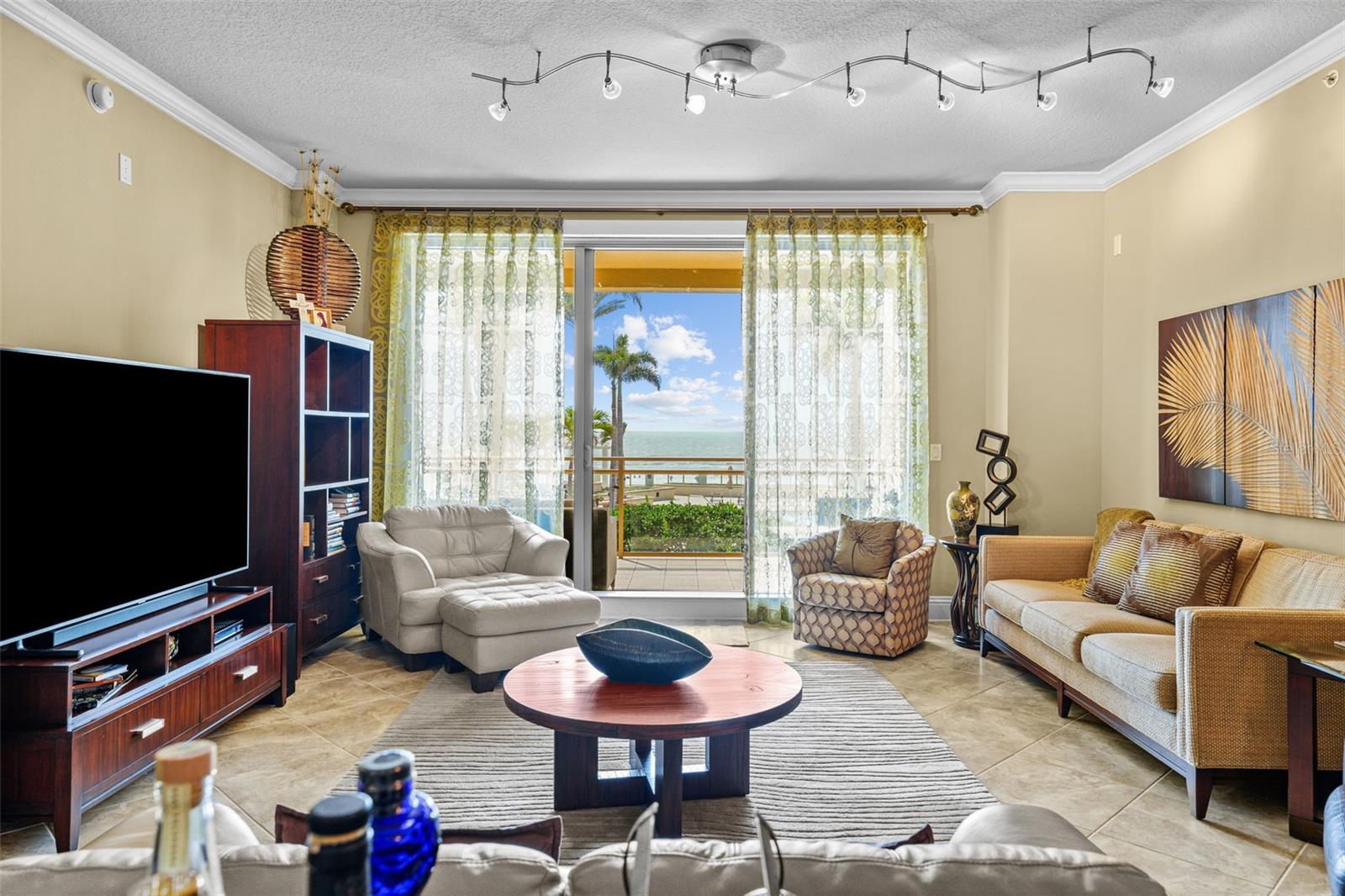 Image 2 of 49 For 470 Mandalay Avenue 403