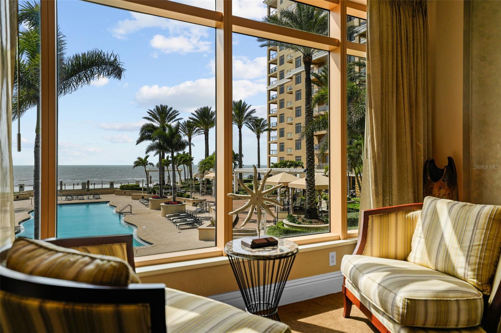 Image 26 of 49 For 470 Mandalay Avenue 403