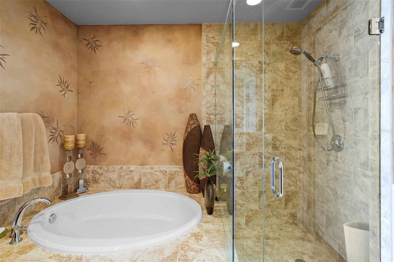 Image 31 of 49 For 470 Mandalay Avenue 403