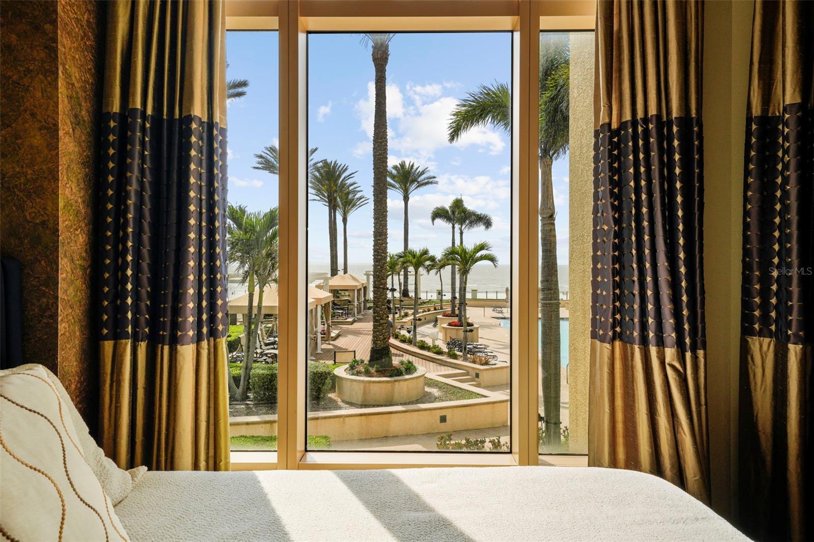 Image 37 of 49 For 470 Mandalay Avenue 403