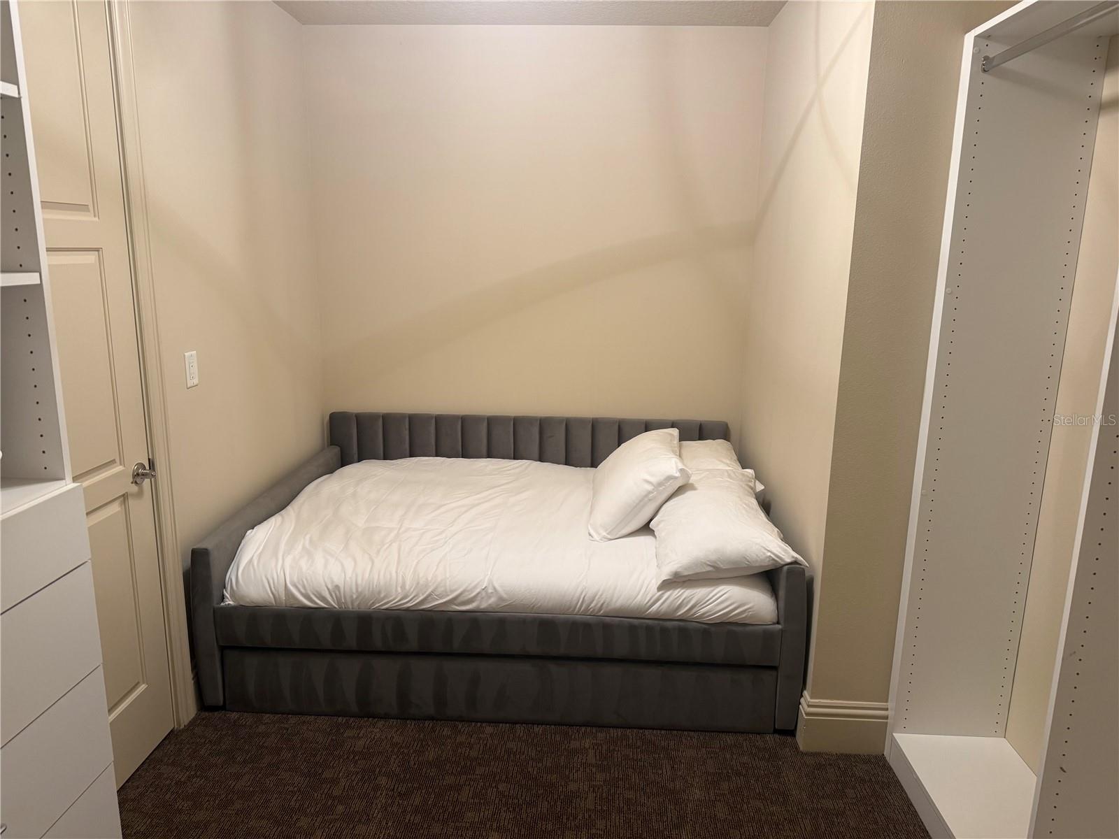 Image 41 of 49 For 470 Mandalay Avenue 403