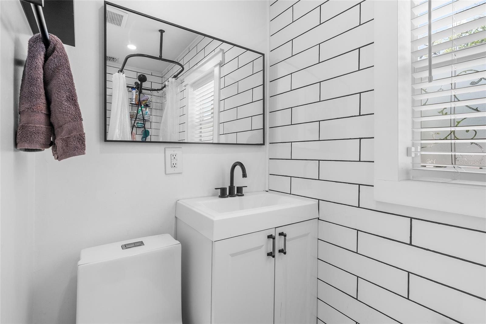 Listing photo id 16 for 3412 Bay Avenue