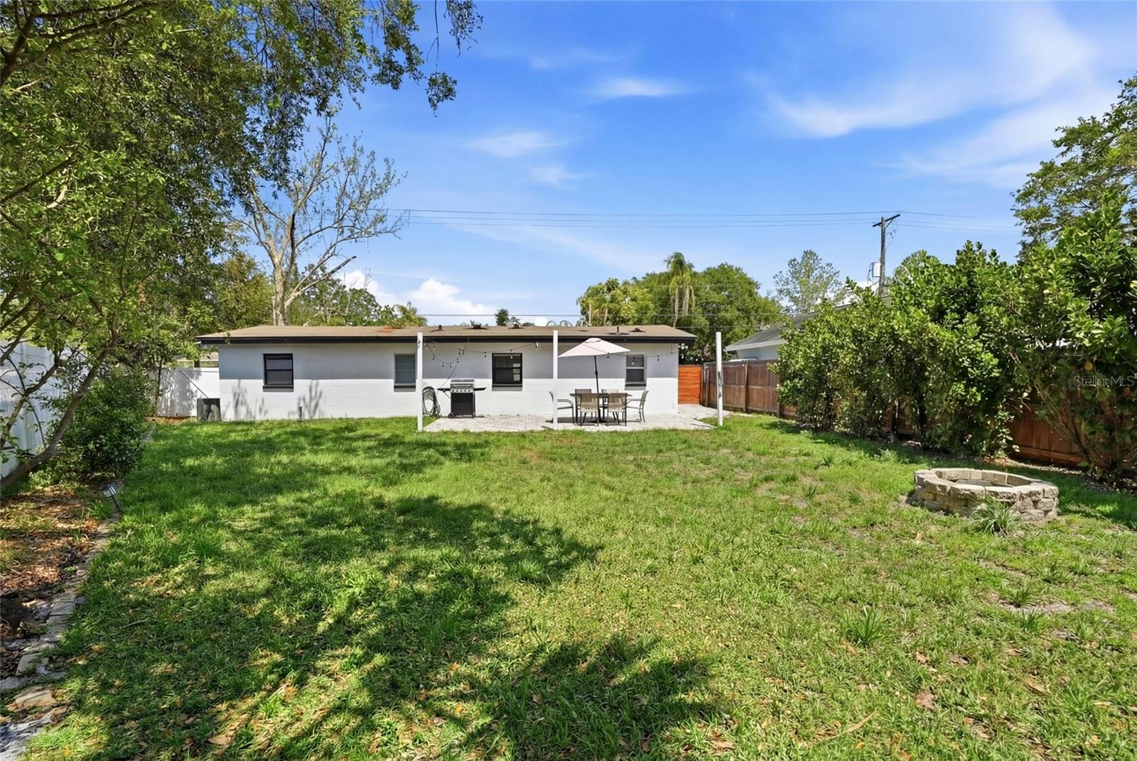 Listing photo id 24 for 3412 Bay Avenue