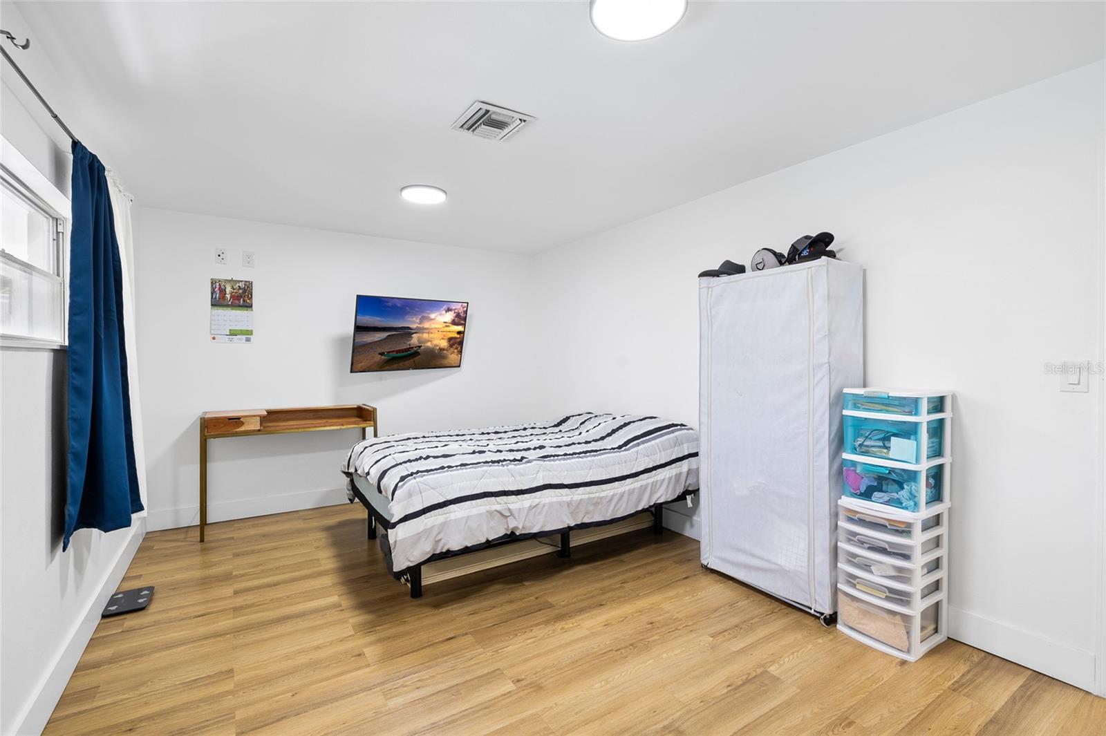 Image 20 of 38 For 6128 111th Avenue