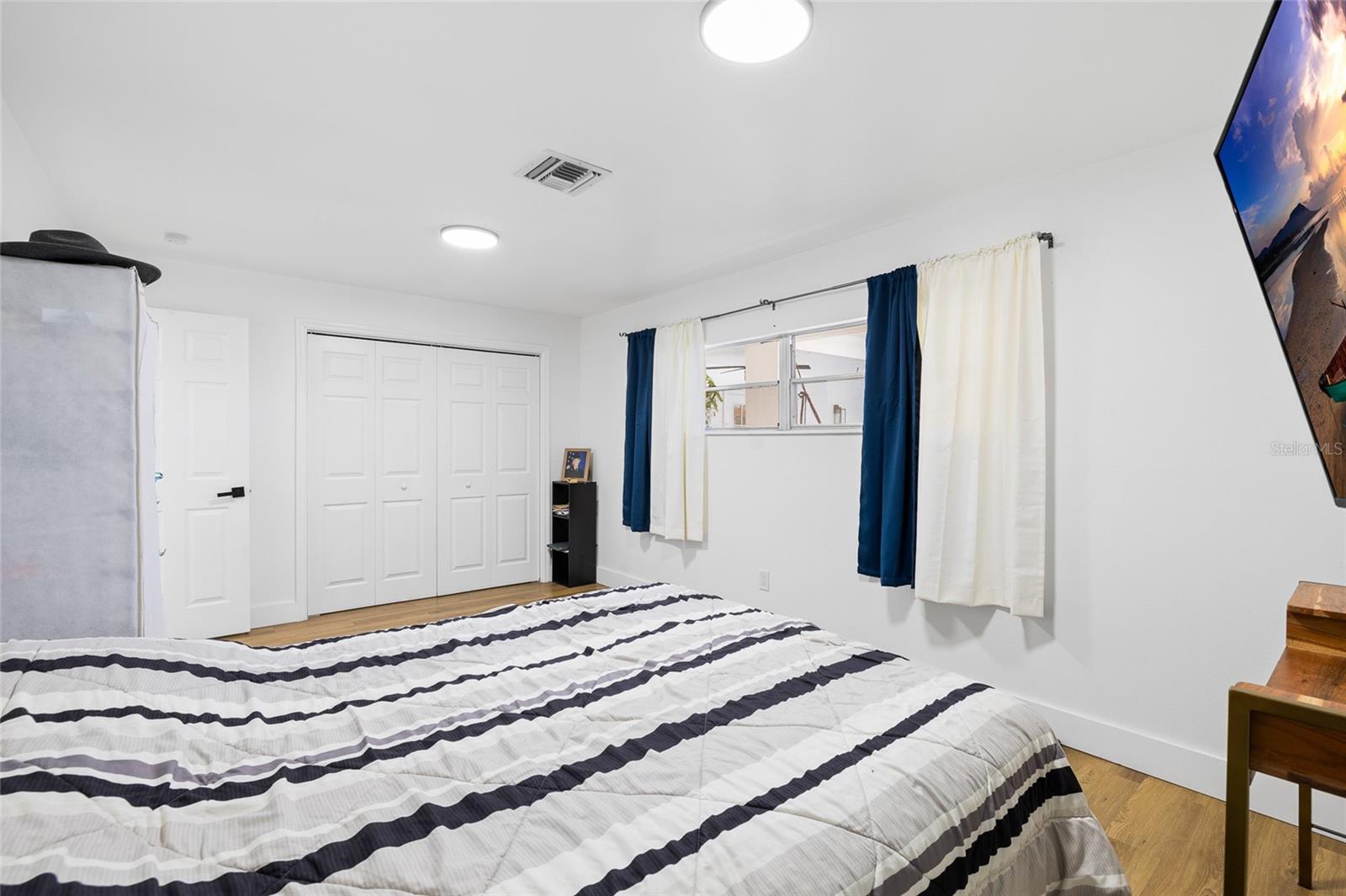 Image 21 of 38 For 6128 111th Avenue