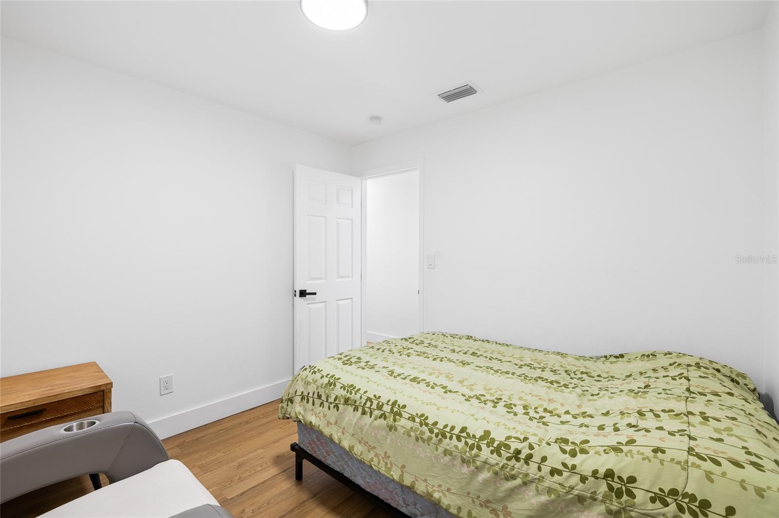 Image 25 of 38 For 6128 111th Avenue