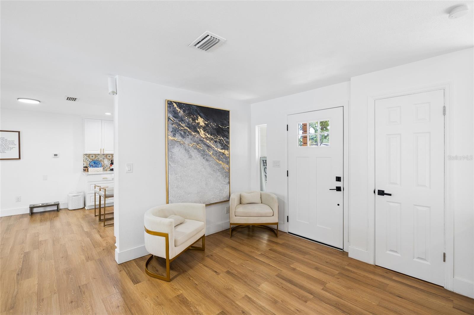 Image 6 of 38 For 6128 111th Avenue