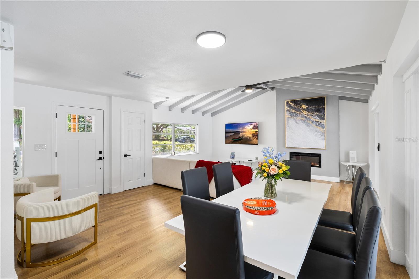 Image 9 of 38 For 6128 111th Avenue