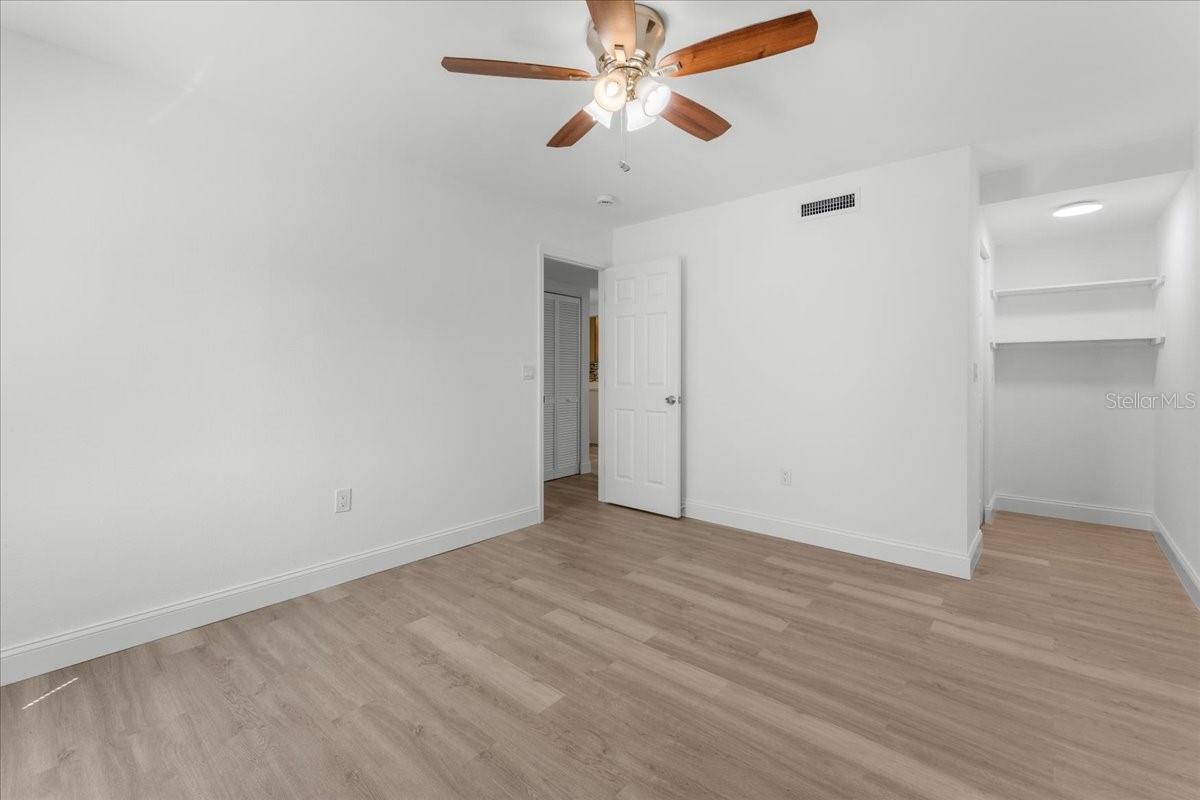 Image 16 of 27 For 11566 7th Lane N 1211