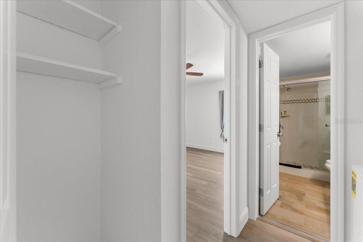 Image 18 of 27 For 11566 7th Lane N 1211