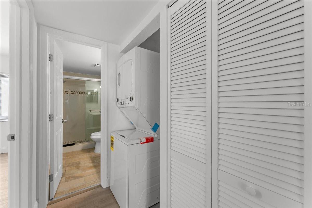 Image 19 of 27 For 11566 7th Lane N 1211