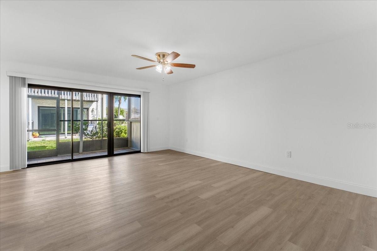 Image 2 of 27 For 11566 7th Lane N 1211