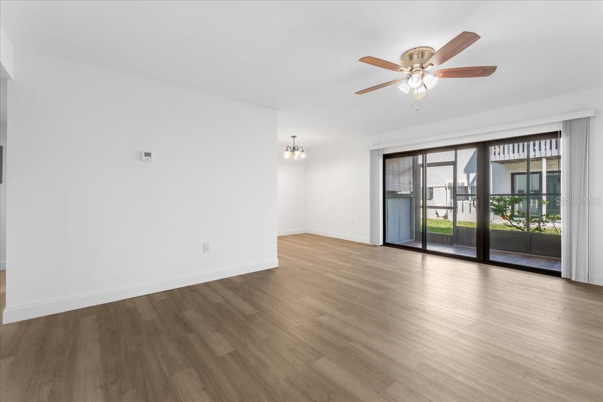 Image 6 of 27 For 11566 7th Lane N 1211