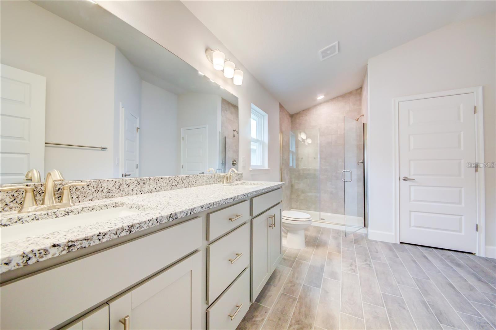 Listing photo id 7 for 12976 Kent Bradley Street