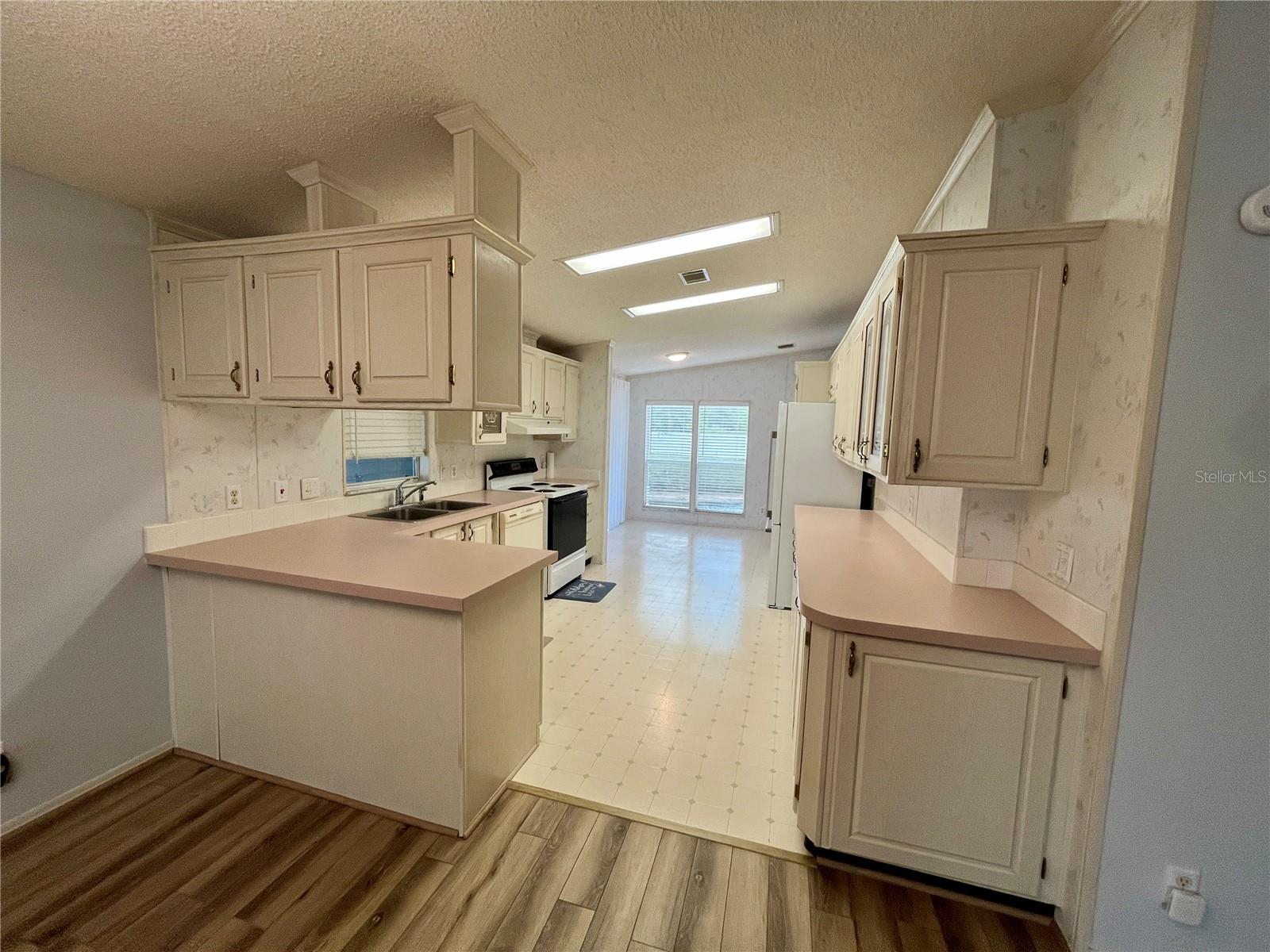 Image 4 of 23 For 10614 Hayden Avenue