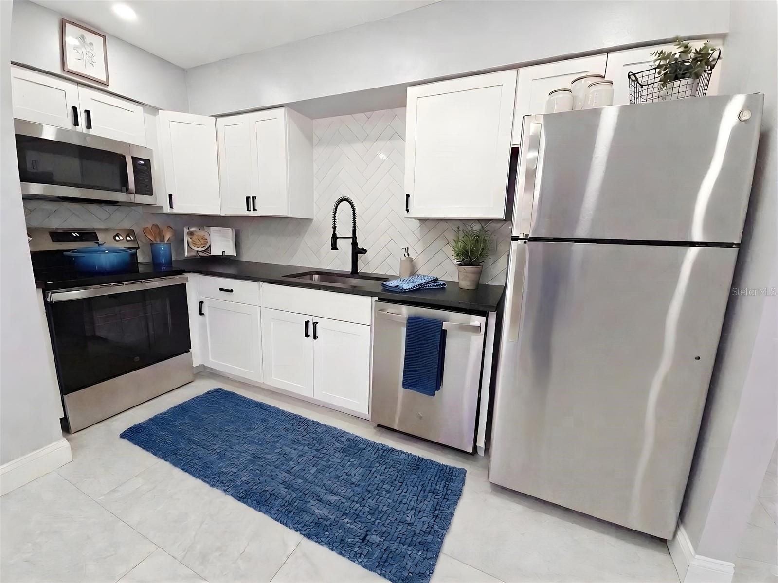 Image 3 of 10 For 2941b Shore Drive