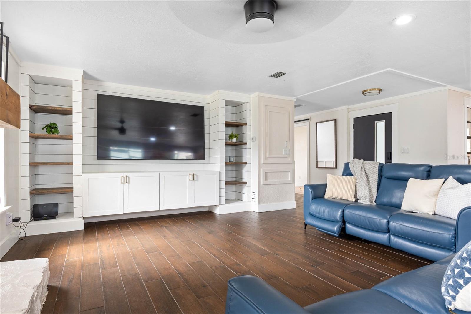 Image 11 of 41 For 12756 Poinsettia Avenue