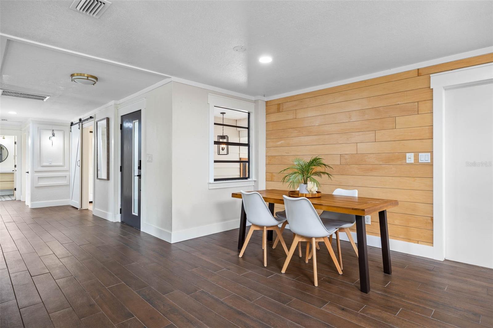 Image 13 of 41 For 12756 Poinsettia Avenue