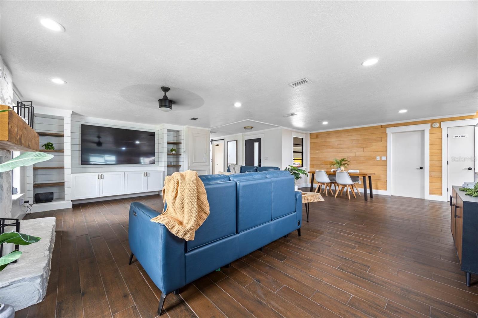 Image 15 of 41 For 12756 Poinsettia Avenue