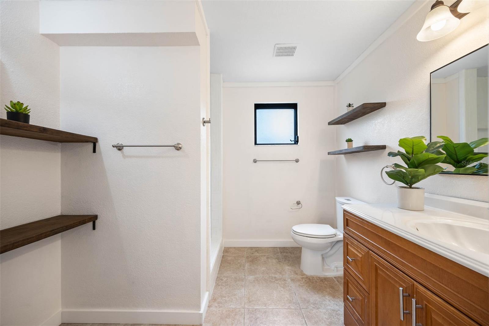 Image 24 of 41 For 12756 Poinsettia Avenue