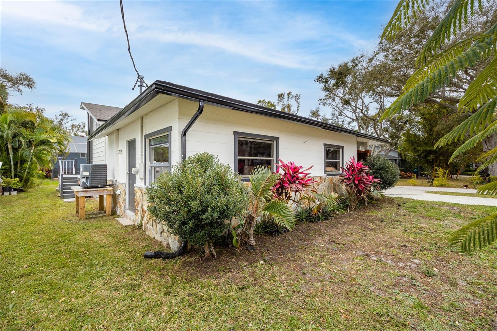 Image 6 of 41 For 12756 Poinsettia Avenue