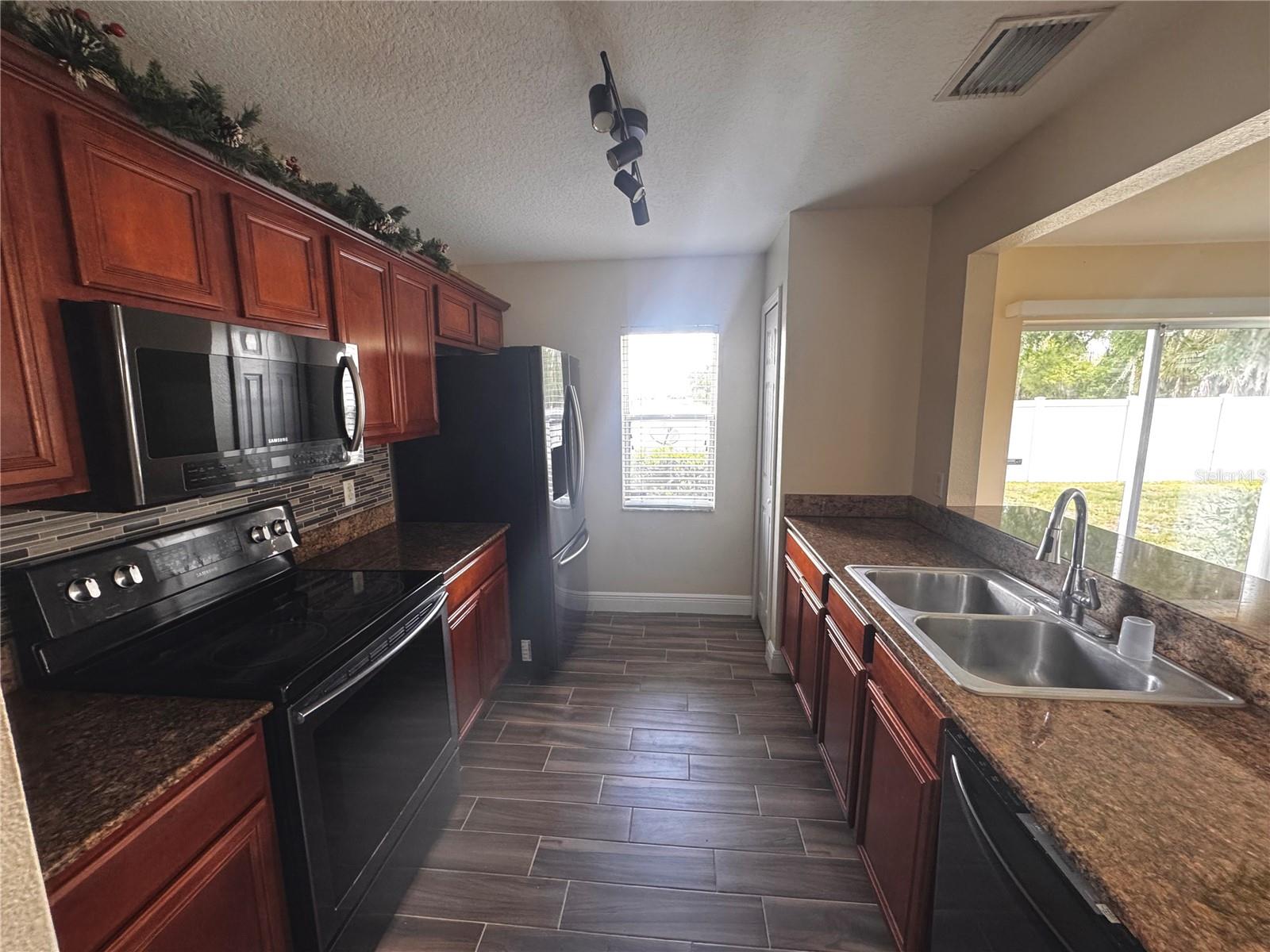 Image 6 of 27 For 3460 Castle Stone Court