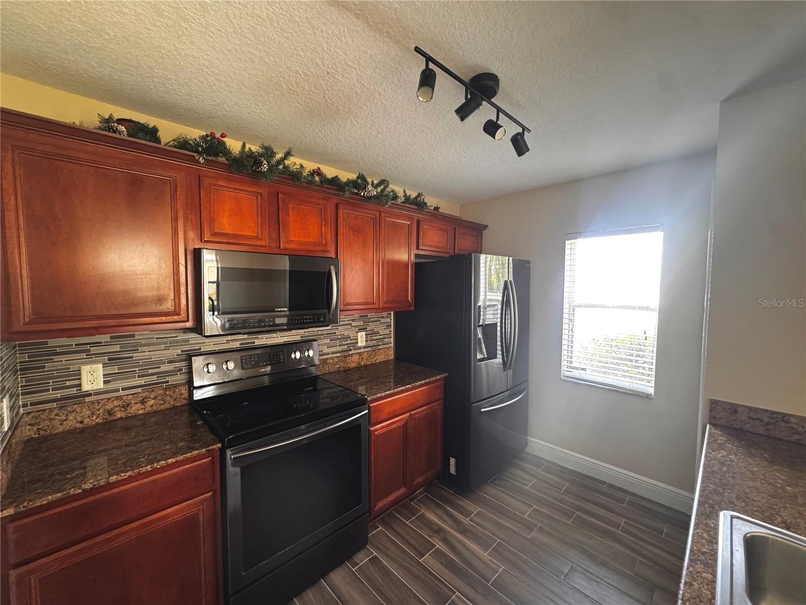 Image 7 of 27 For 3460 Castle Stone Court