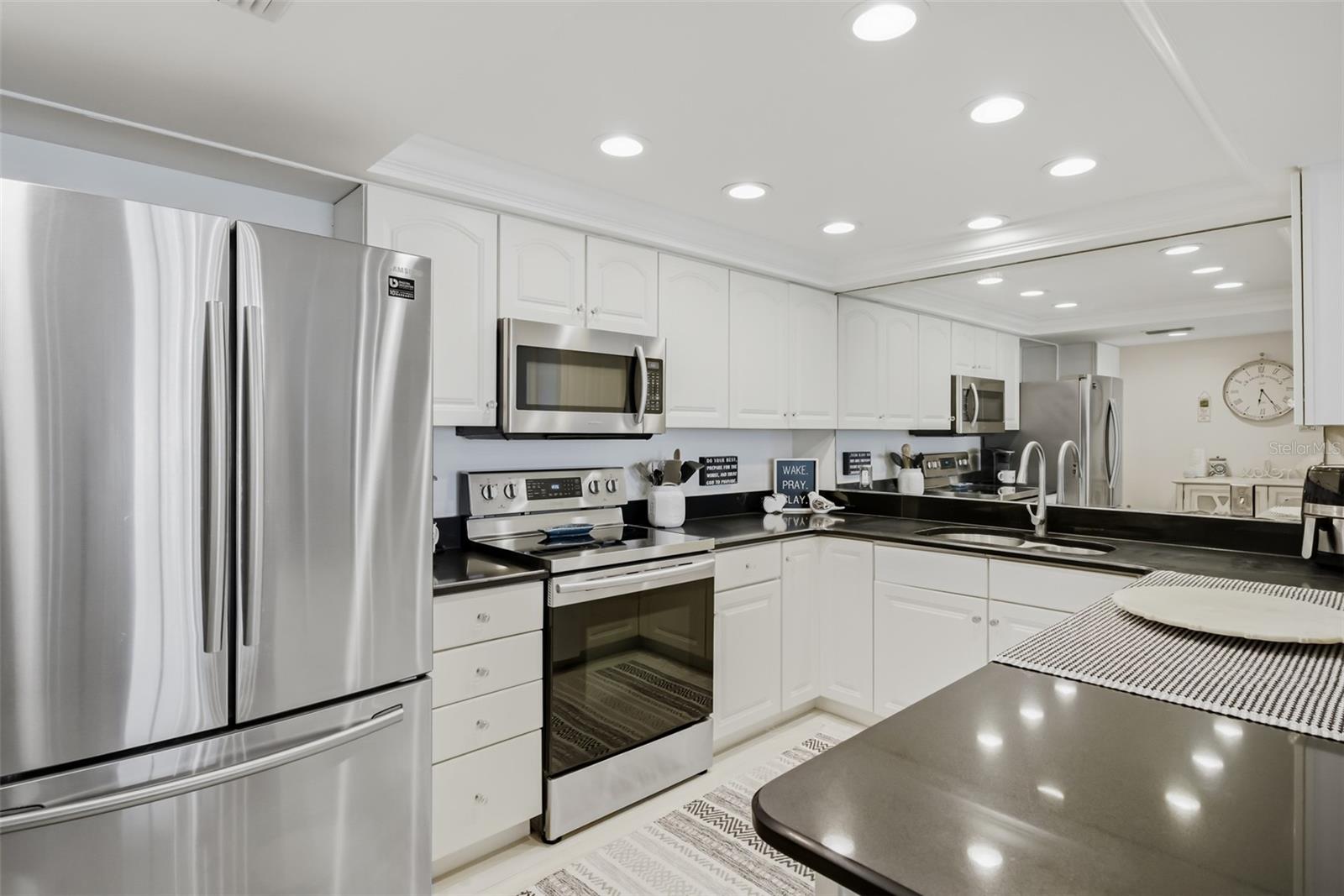 Image 19 of 52 For 1460 Gulf Boulevard 1205