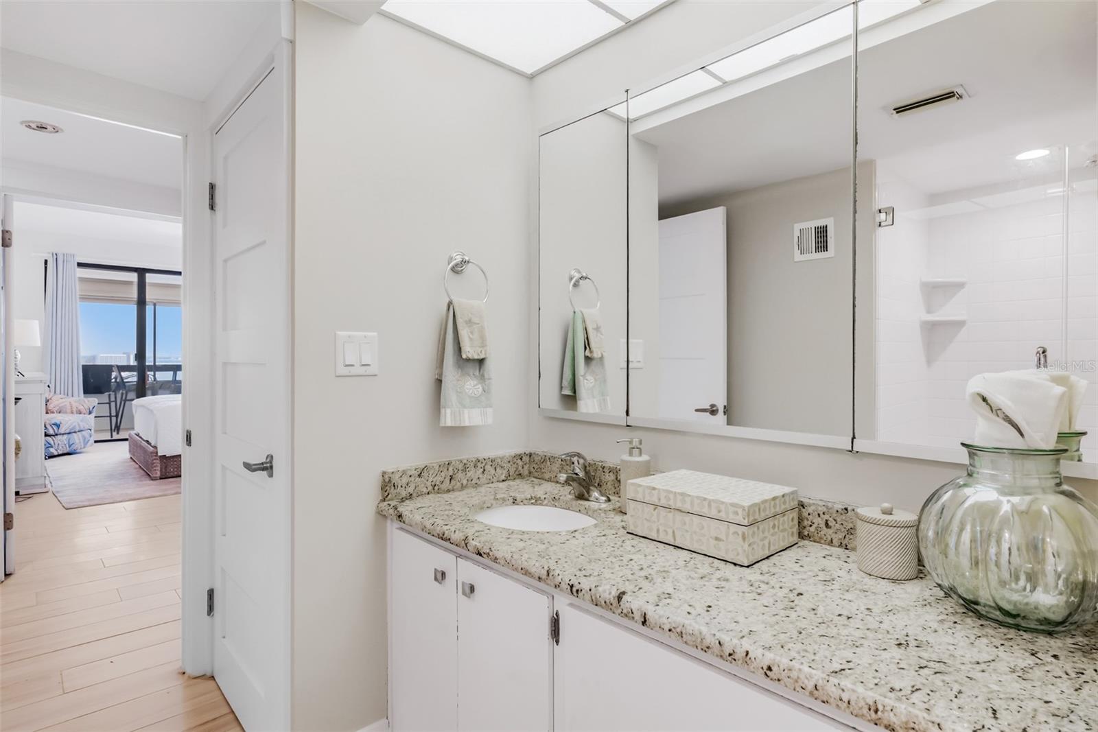 Image 32 of 52 For 1460 Gulf Boulevard 1205