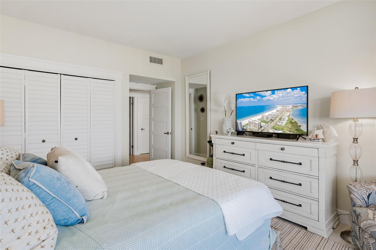 Image 36 of 52 For 1460 Gulf Boulevard 1205