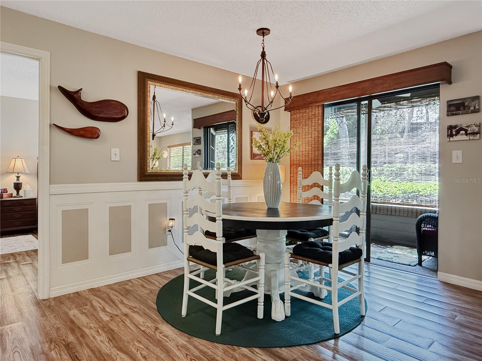 Image 10 of 27 For 1001 Lennox Road W