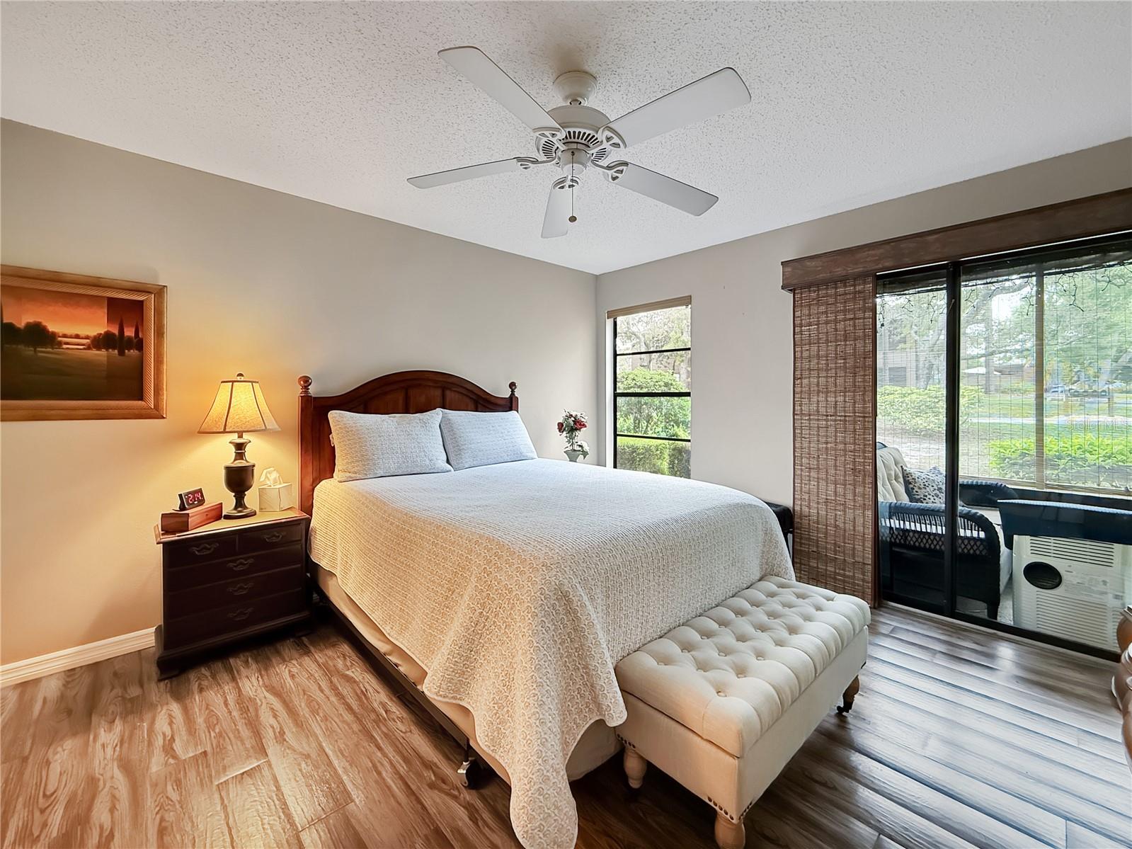 Image 17 of 27 For 1001 Lennox Road W