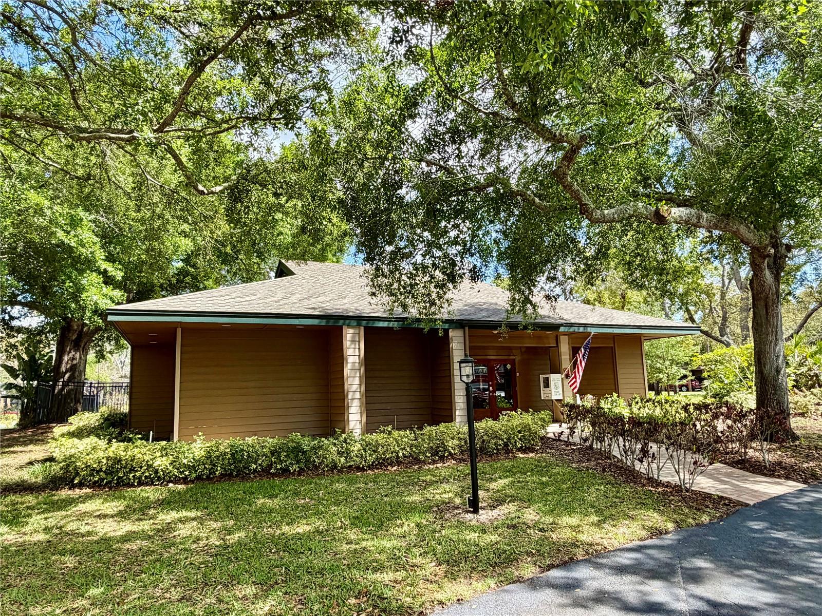 Image 21 of 27 For 1001 Lennox Road W