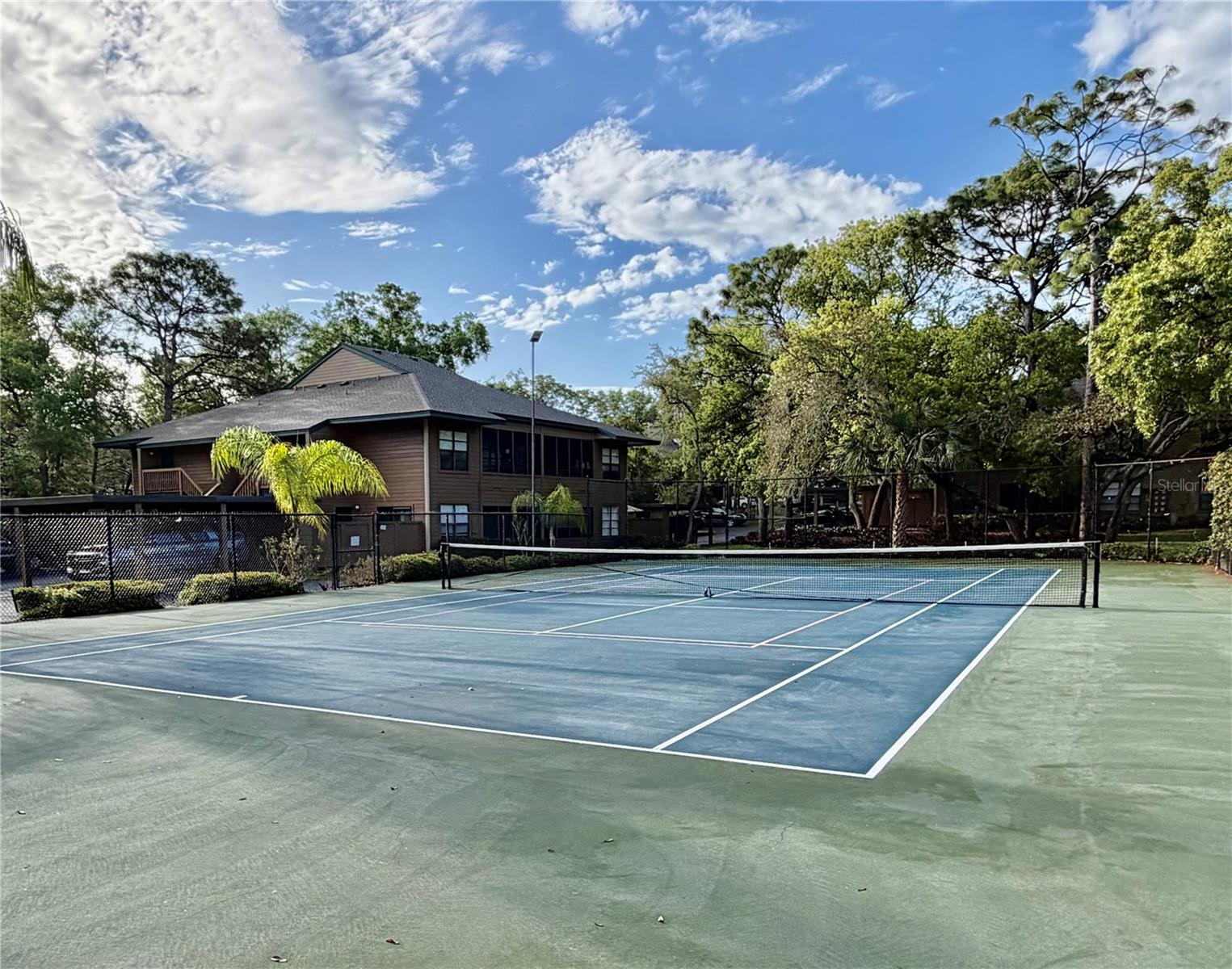 Image 22 of 27 For 1001 Lennox Road W